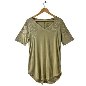LIFE IS GOOD Olive Green T-Shirt Tunic Embroidered Women's Top Sz.M Flowers